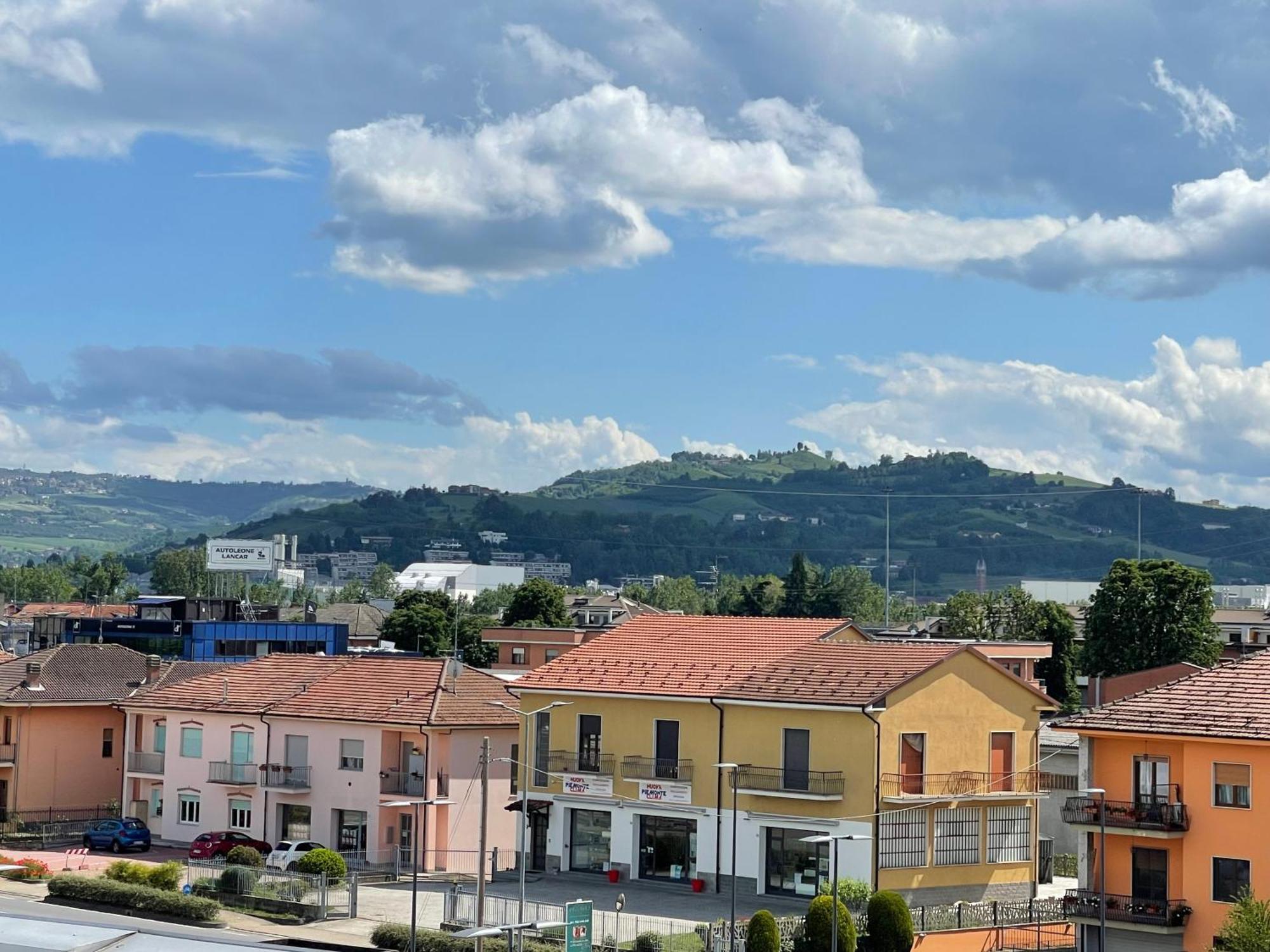 Borgo Divino Apartment อัลบา ภายนอก รูปภาพ