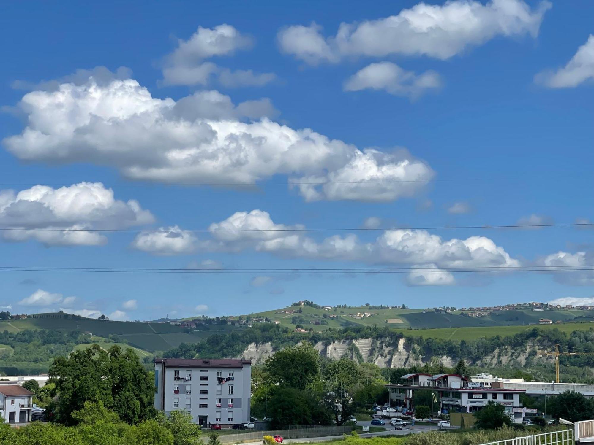Borgo Divino Apartment อัลบา ภายนอก รูปภาพ